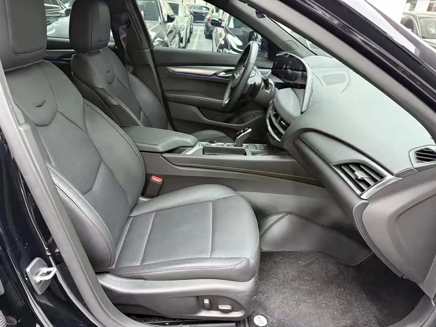 Cadillac CT5 2024 28T Luxury Model Pro фото 13