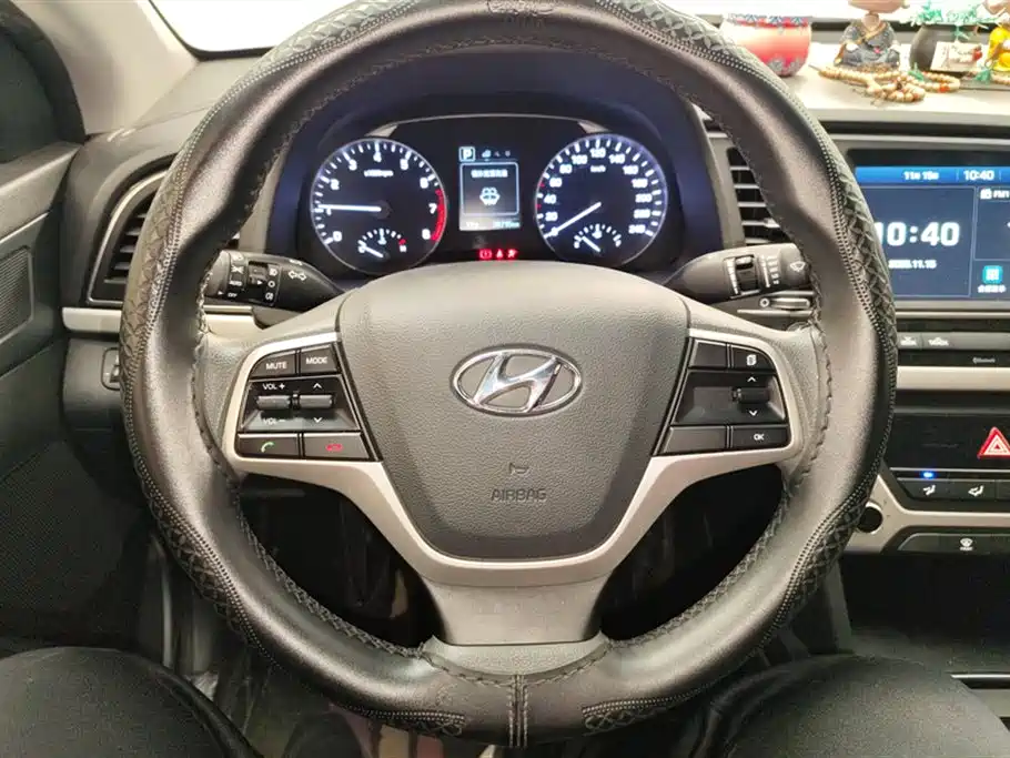 Hyundai Elantra 2016 Model 1.6L Automatic Smart Elite фото 15