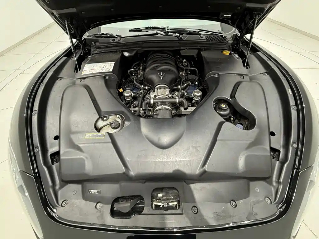 Photo 12 - Maserati GranTurismo