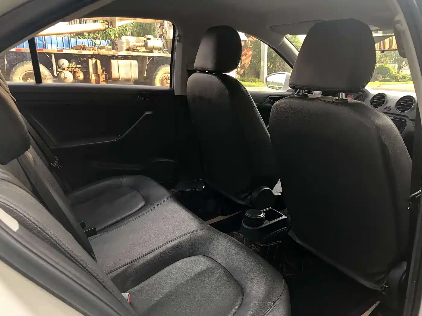 Volkswagen Jetta 2015 1.6L Auto Trend фото 9