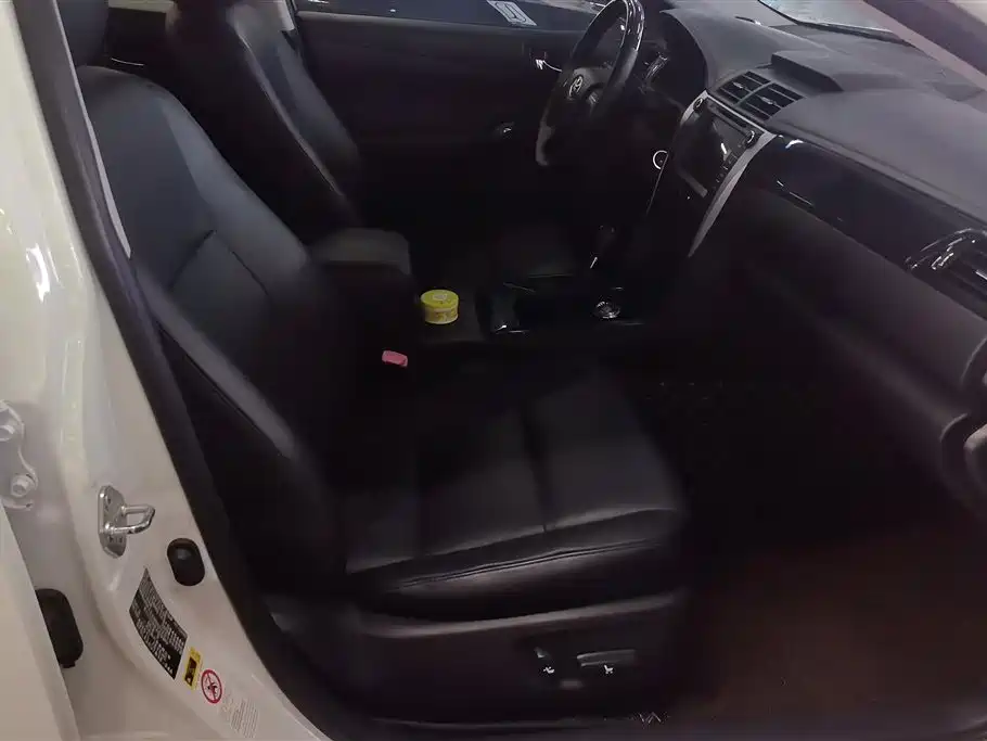 Toyota Camry 2015 2.0E Elite Edition фото 8