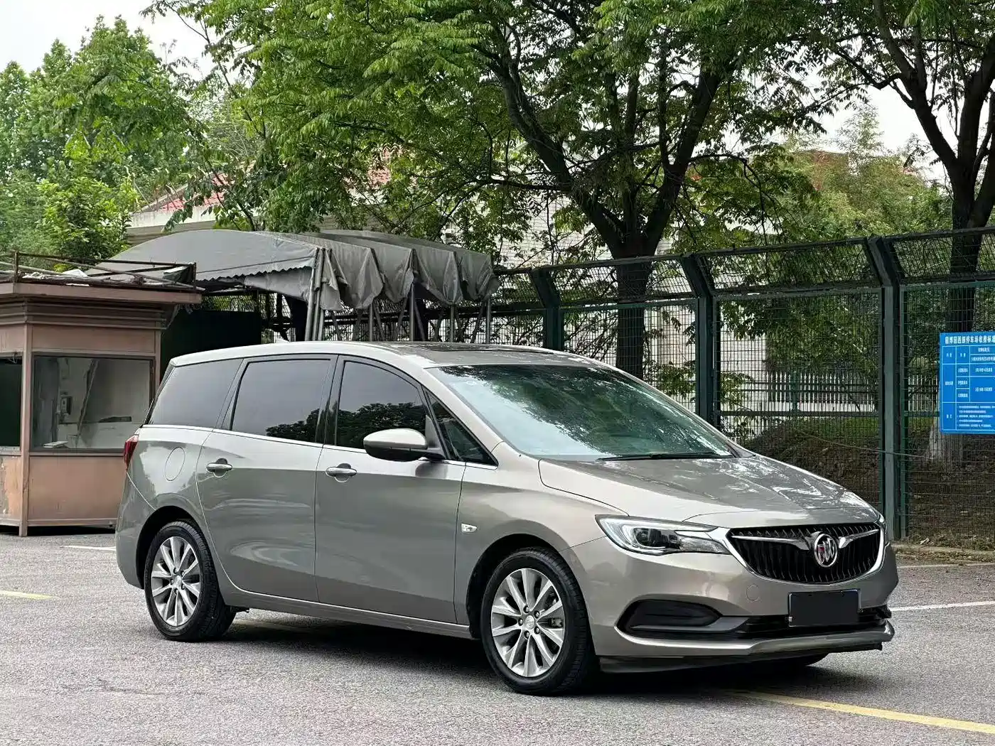 Buick GL6 2019 18T 6-seat Connected Luxury China VI фото 3