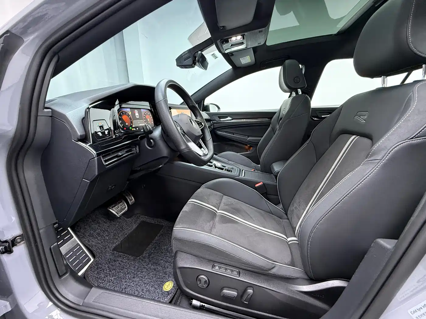 Volkswagen Golf 2023 Model 280TSI DSG R-Line фото 7