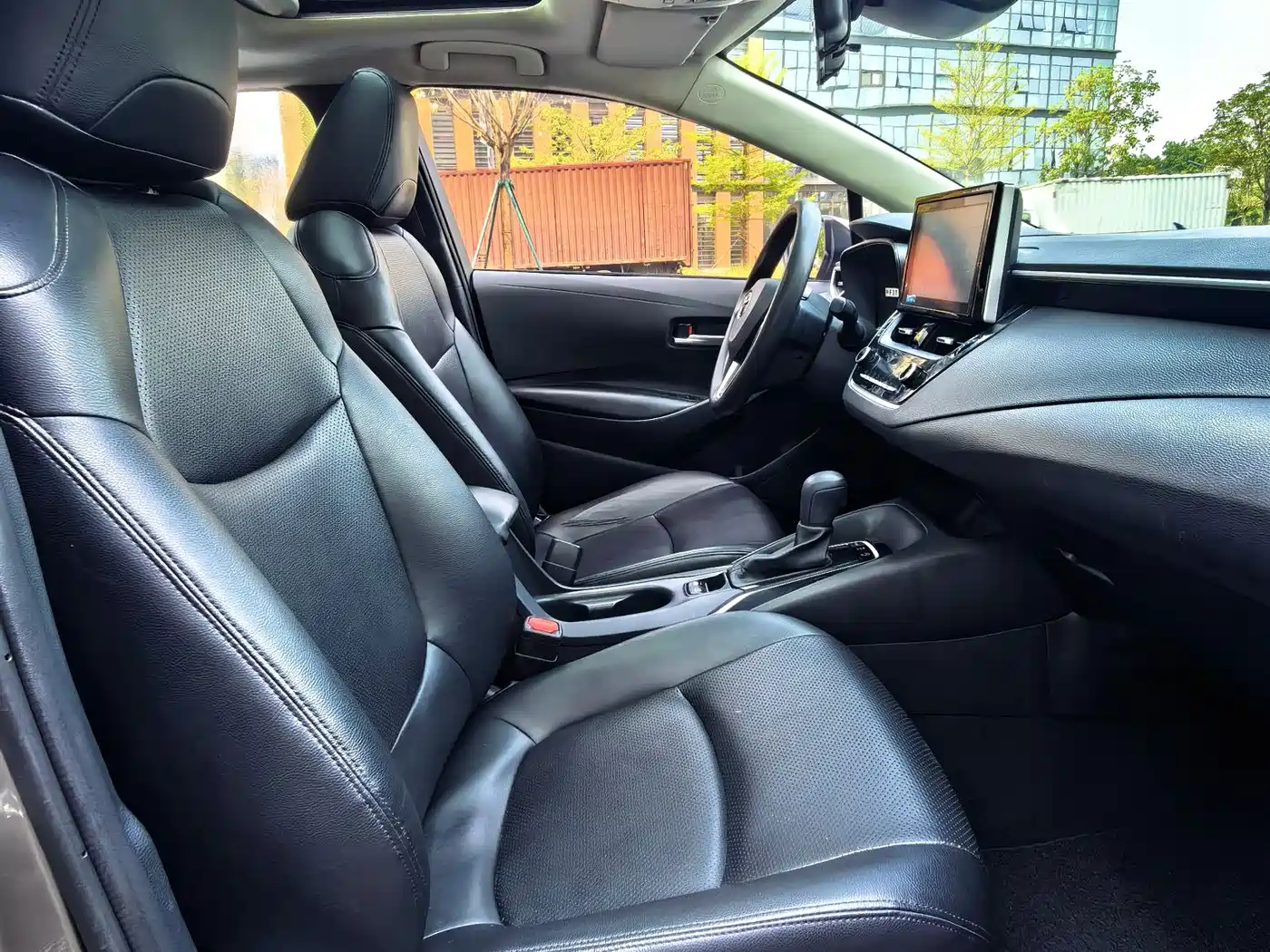 Toyota Corolla 2019 1.2T S-CVT GL-i Luxury Edition фото 23
