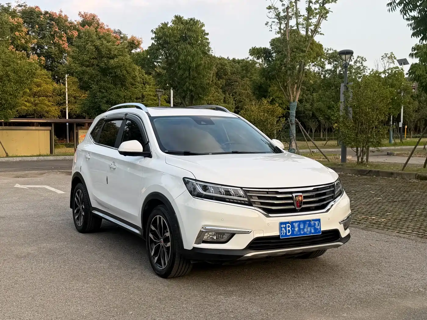 Roewe RX5 2016 2016 30T 4WD Automatic Internet Premium Edition