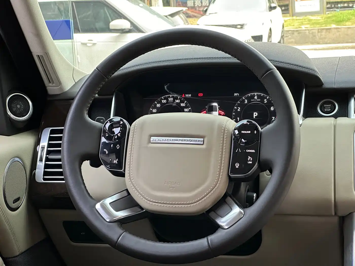Land Rover Range Rover 2021 3.0 L6 Heritage Extended Classic Edition фото 6