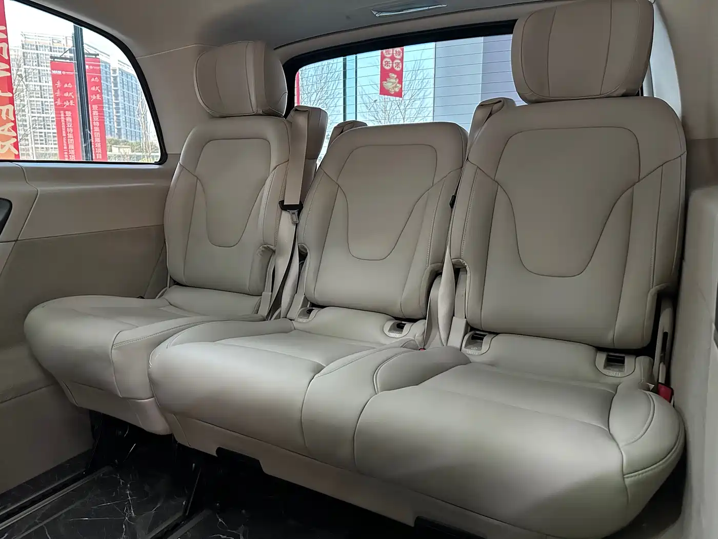 Mercedes-Benz V-Class 2024 V 300 L Long Wheelbase Luxury Edition фото 23