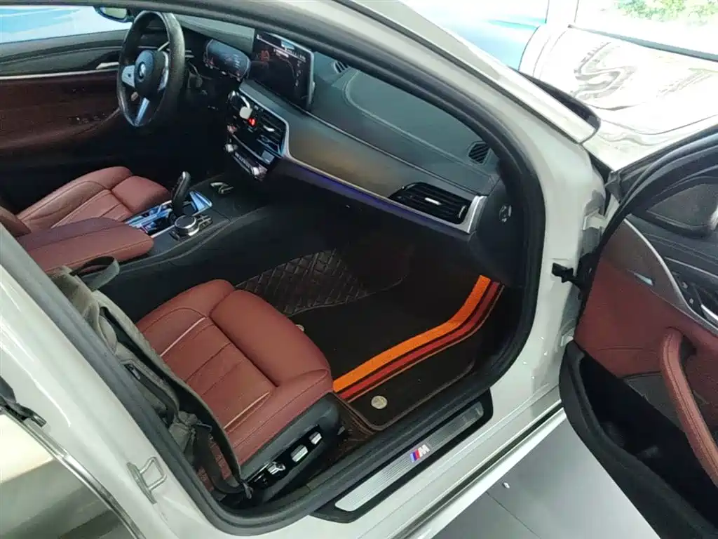 BMW 5 Series 2023 530Li Premium M Sport Package фото 11