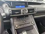 Фото 13 - Lexus IS