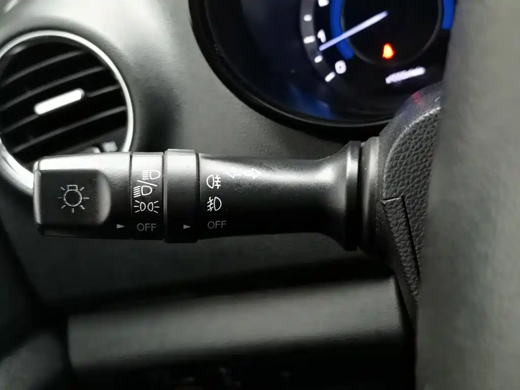 Фото 21 - Changan CS15