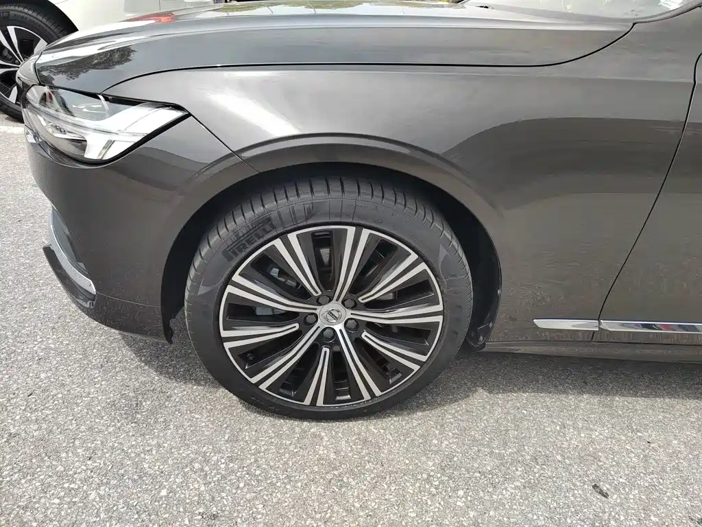Volvo S90 2025 2025 B5 Zhiyuan Luxury Edition