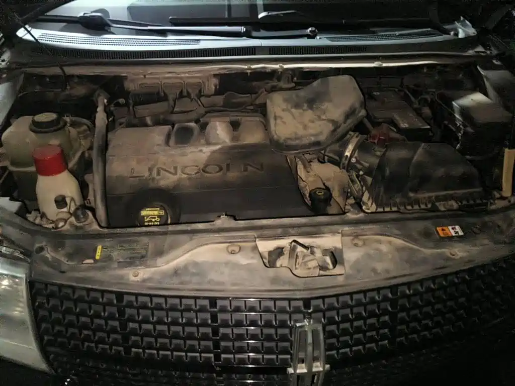 Photo 3 - Lincoln MKX