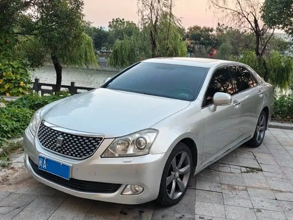 Toyota Crown 2010 — пригон из Китая