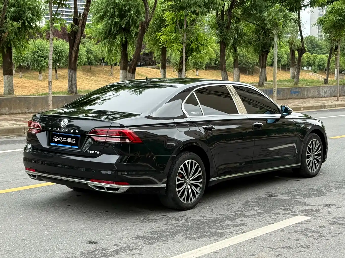 Volkswagen Phideon 2018 Facelift 380TSI FWD Business фото 4