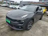 Фото 2 - Lynk & Co 02