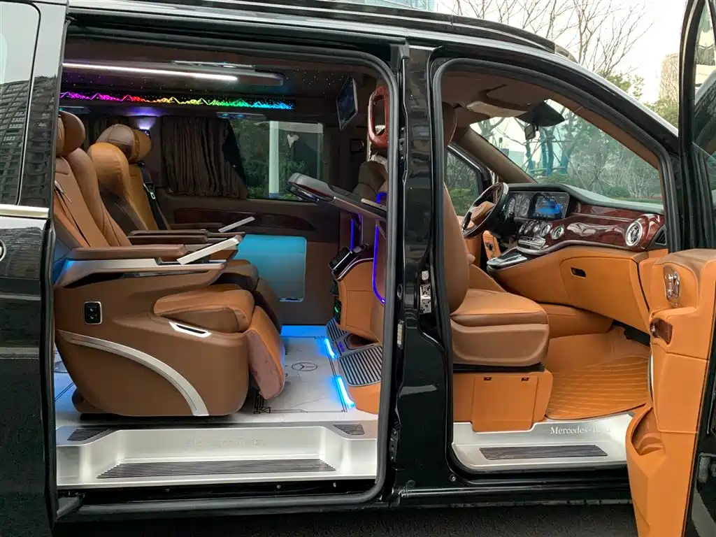 Mercedes-Benz Vito 2024 2.0T Elite Edition 7-Seater фото 20