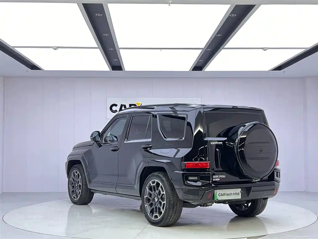 TANK TANK 700 NEW ENERGY