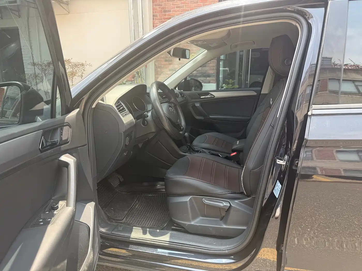 Volkswagen Tiguan L 2018 Facelift 330TSI Automatic 2WD Trend Edition фото 11