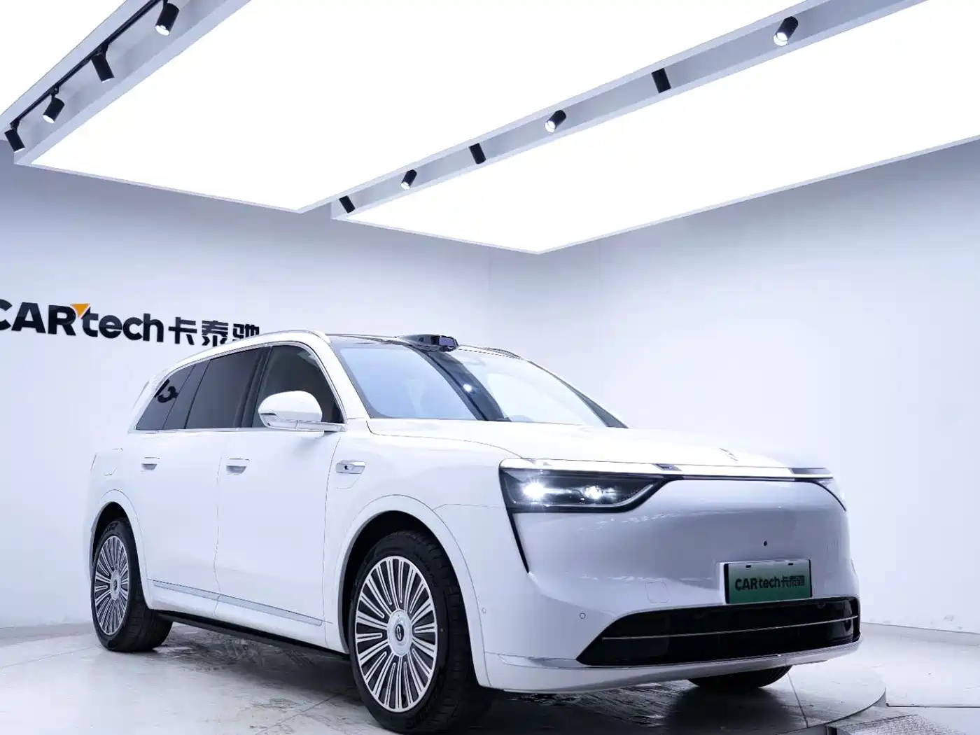 AITO Wenjie AITO M8 2025 Model Extended Range Ultra Edition 53.4kWh 5-Seater фото 7