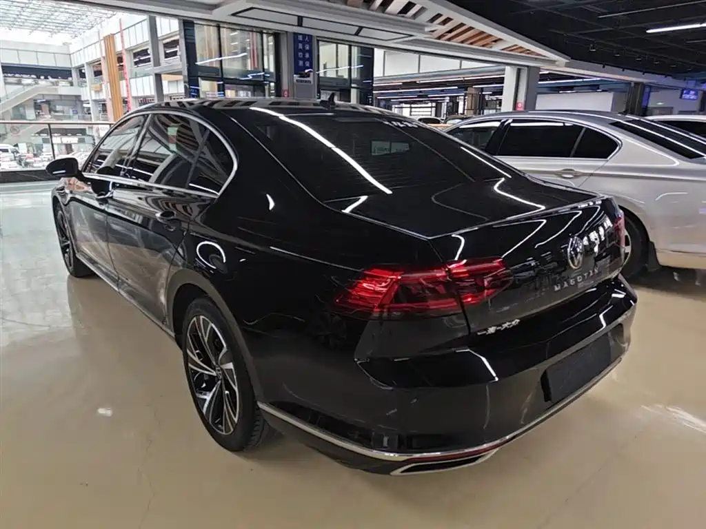 Volkswagen Magotan 2021 330TSI DSG 30th Anniversary Edition фото 5