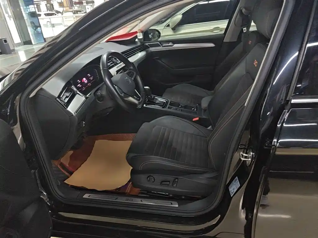Volkswagen Magotan 2021 330TSI DSG 30th Anniversary Edition фото 15