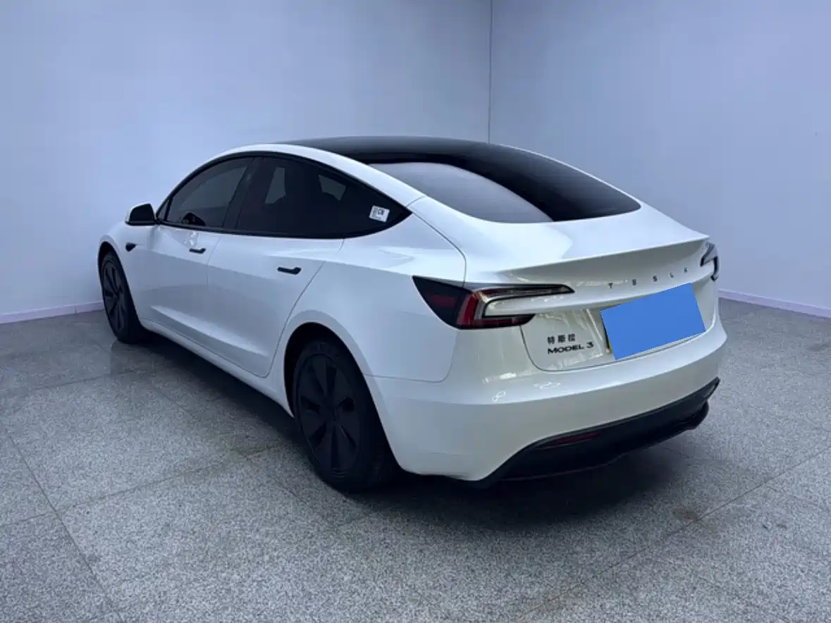 Фото 9 - Tesla Model 3
