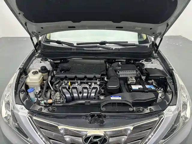 Hyundai Sonata 2011 2.0L Automatic Fashion фото 16