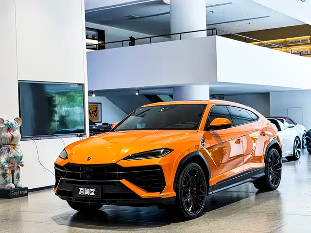  Lamborghini Urus SE
