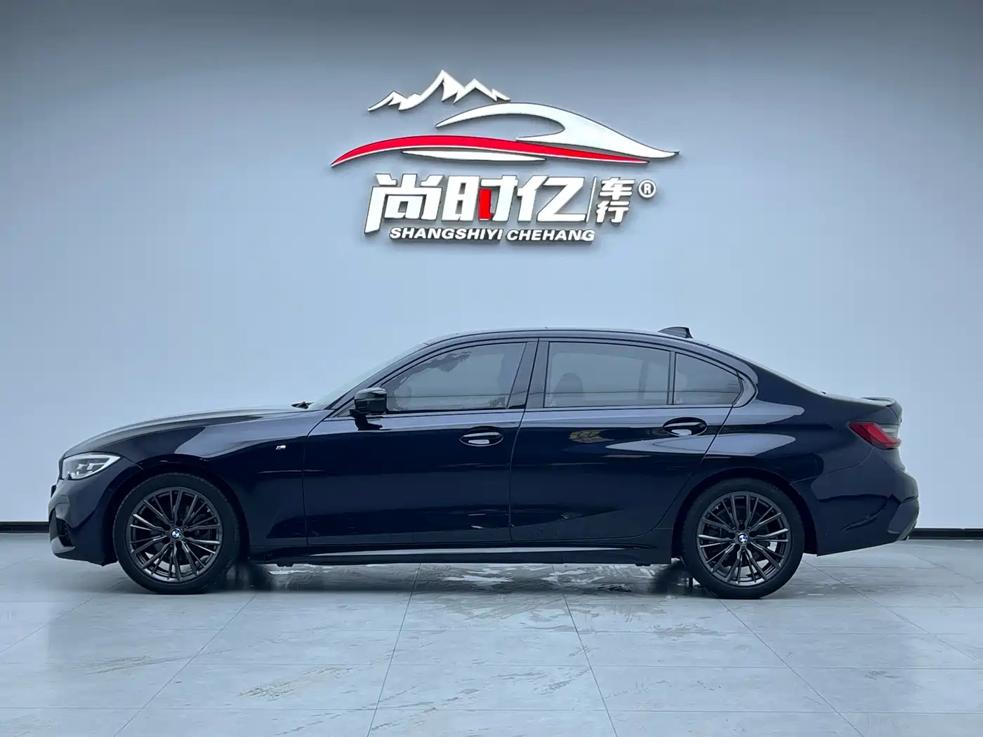 BMW 3 Series 2022 325Li M Sport Shadow Edition фото 4