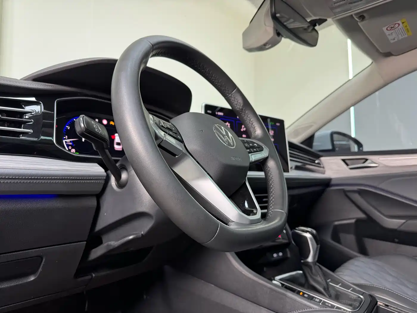 Volkswagen Sagitar 2023 280TSI DSG Surpass Plus Edition фото 17