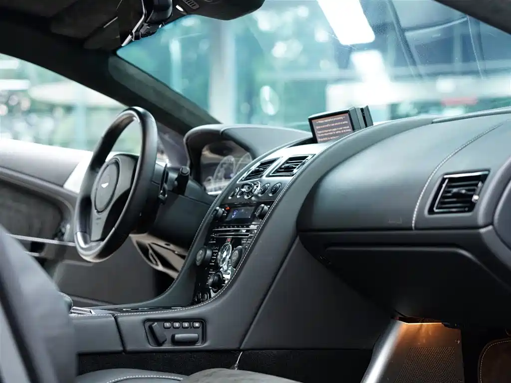 Aston Martin DBS 2010 2009 6.0 Touchtronic Coupe