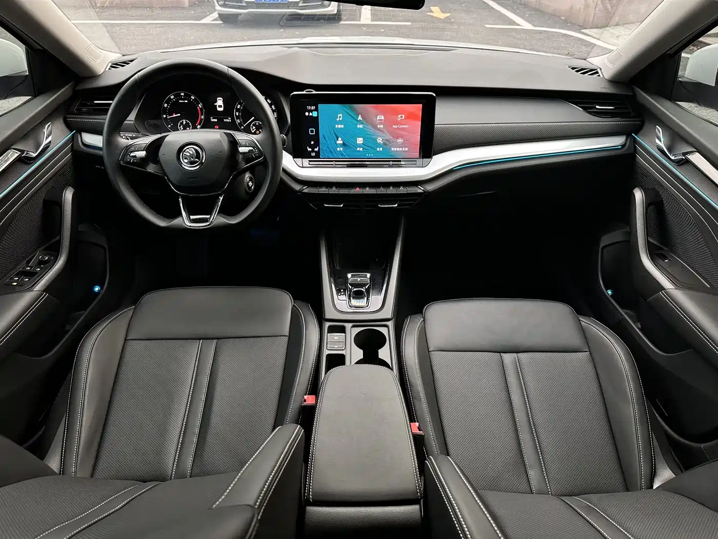 Škoda Octavia 2023 Facelift PRO TSI280 Premium Edition фото 10