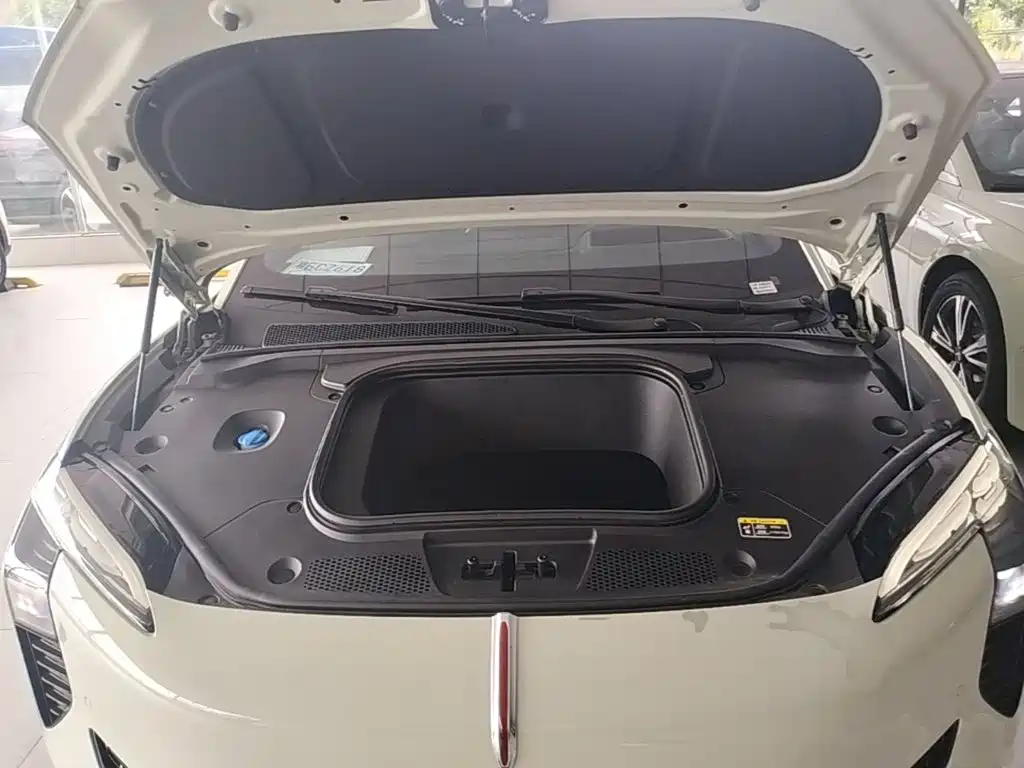 Hongqi EH7 2026 2025 690 Smart Selection Edition