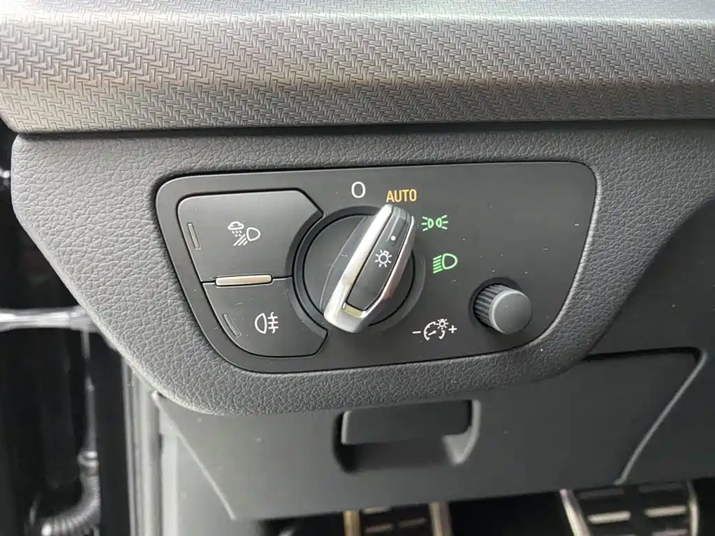 Audi Q5L 2024 Model 45 TFSI Luxury Dynamic фото 29