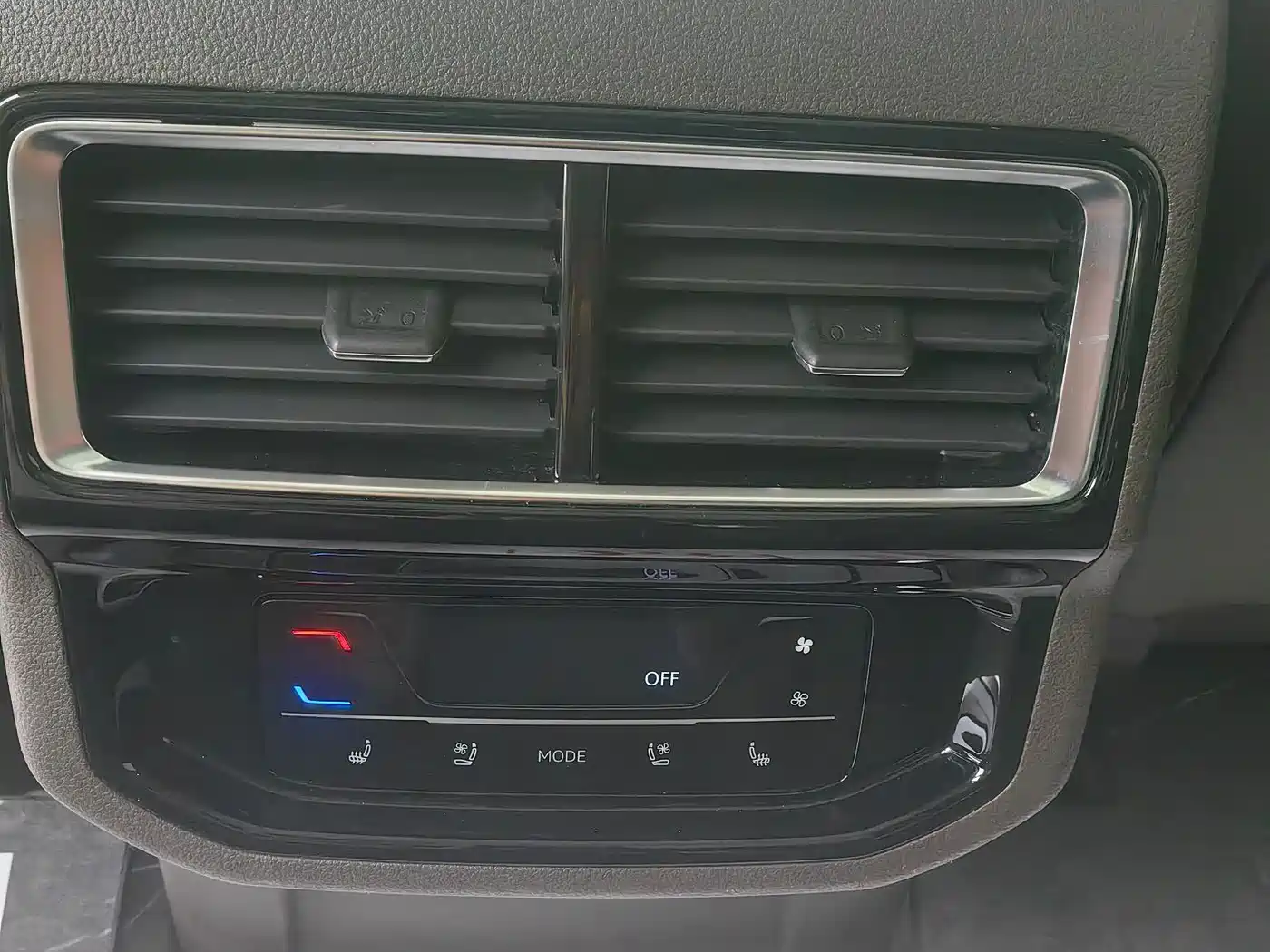 Volkswagen Viloran 2022 380TSI Premium Edition фото 9