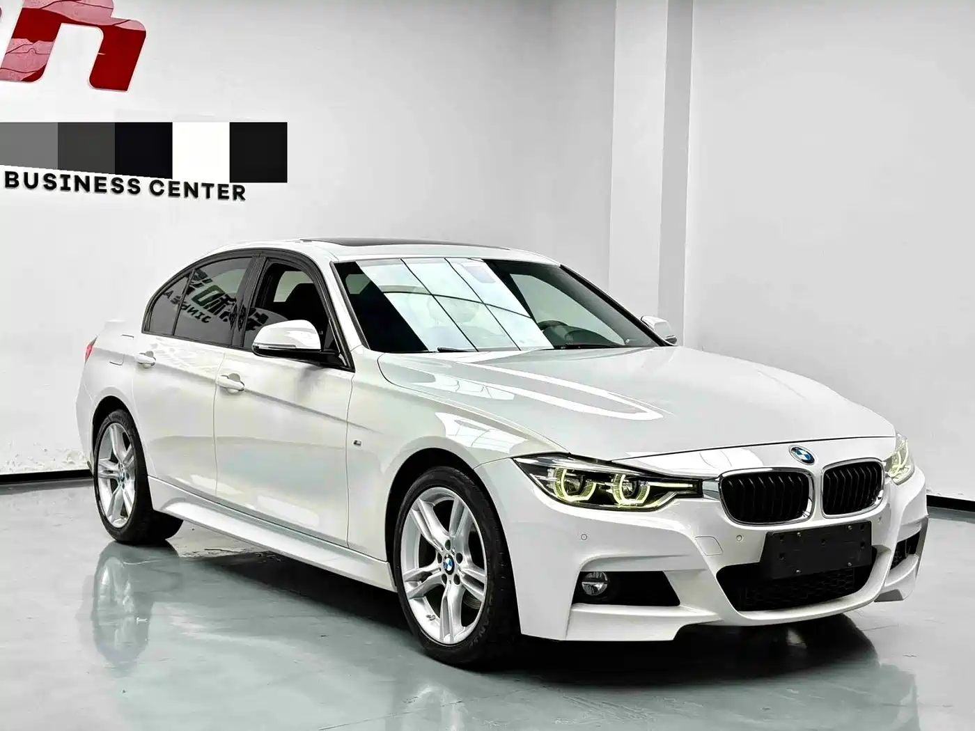 BMW 3 Series 2016 320i M Sport фото 2