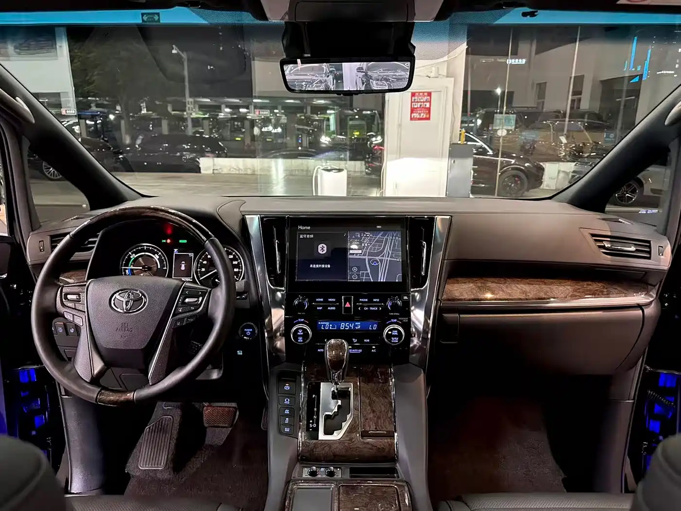 Toyota Alphard 2021 Hybrid 2.5L Ultimate фото 8
