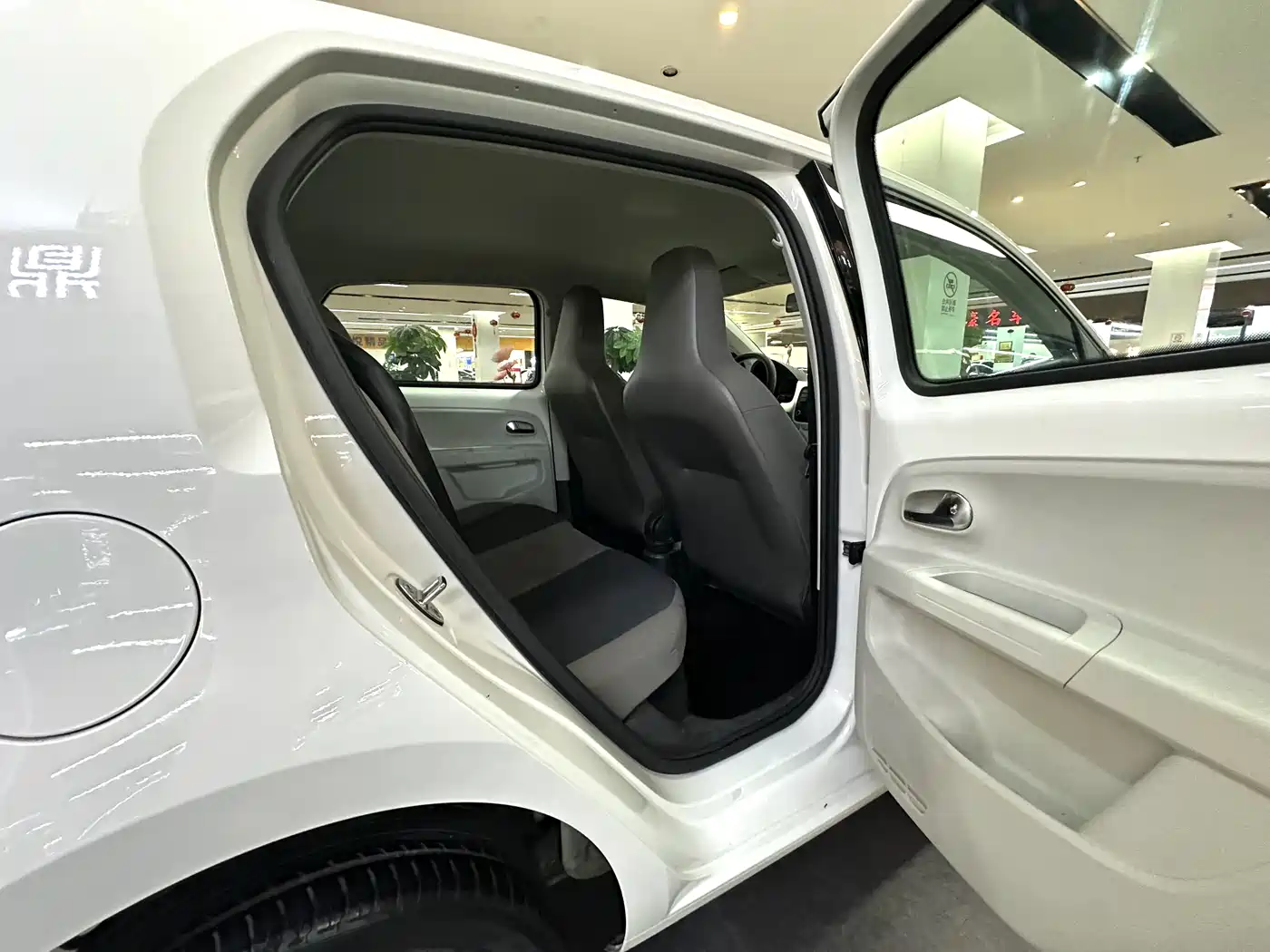 Фото 18 - Volkswagen up!