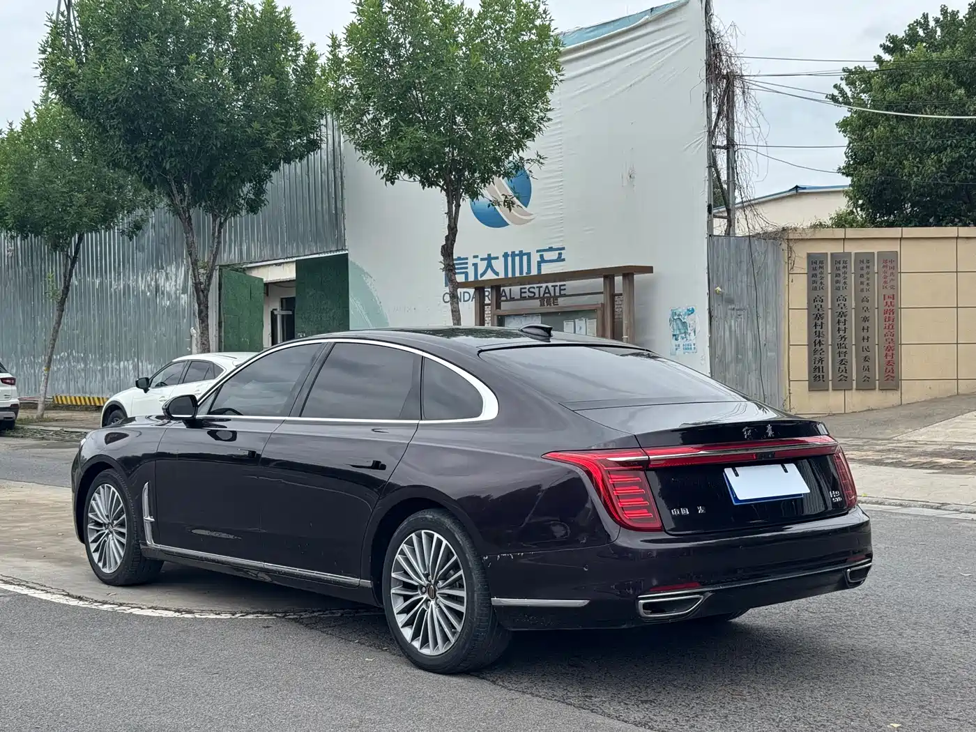 Hongqi H9 2022 2.0T Smart Connect Flag Smooth Edition фото 16
