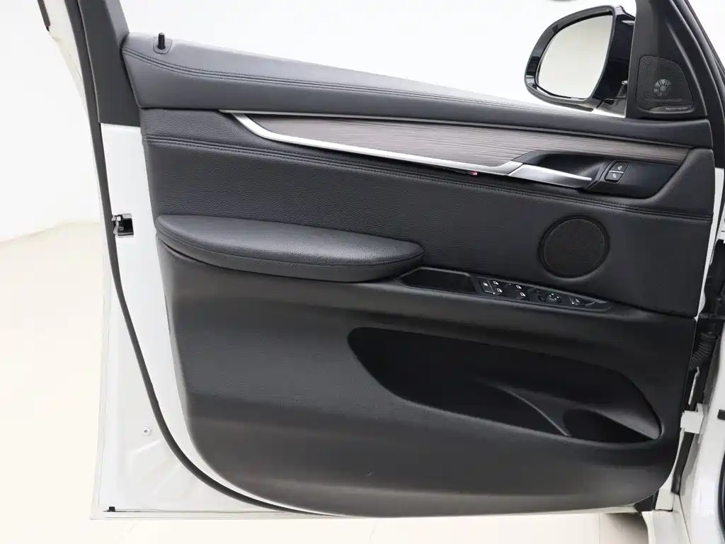 Фото 6 - BMW X6