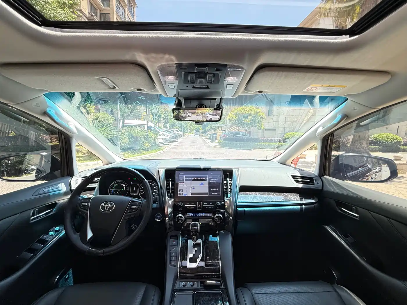 Toyota Vellfire 2023 Crown Hybrid 2.5L HV Luxury фото 9