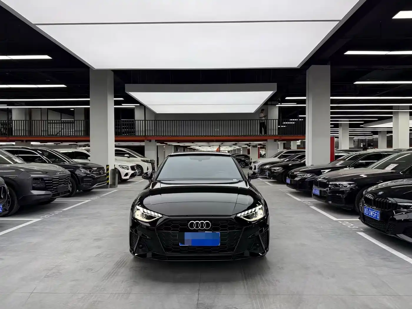 Audi A4L 2025 2 Million Celebration Edition 40 TFSI Luxury Dynamic фото 2