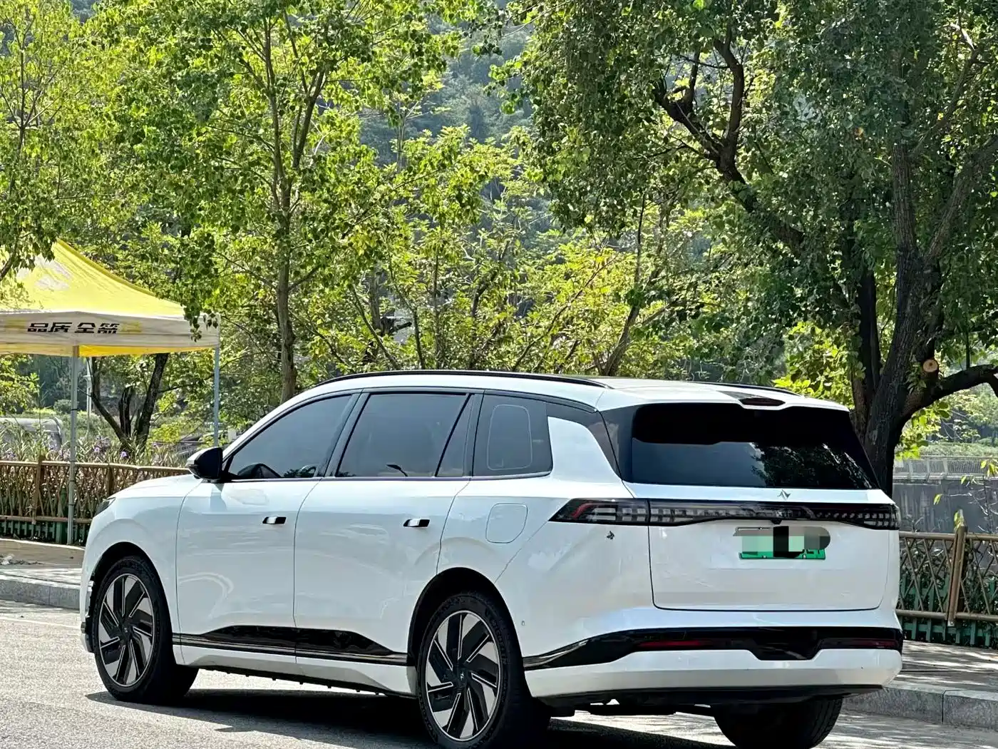 Dongfeng Yipai eπ008 2025 2025 210Ultra Range Extender 5-Seater