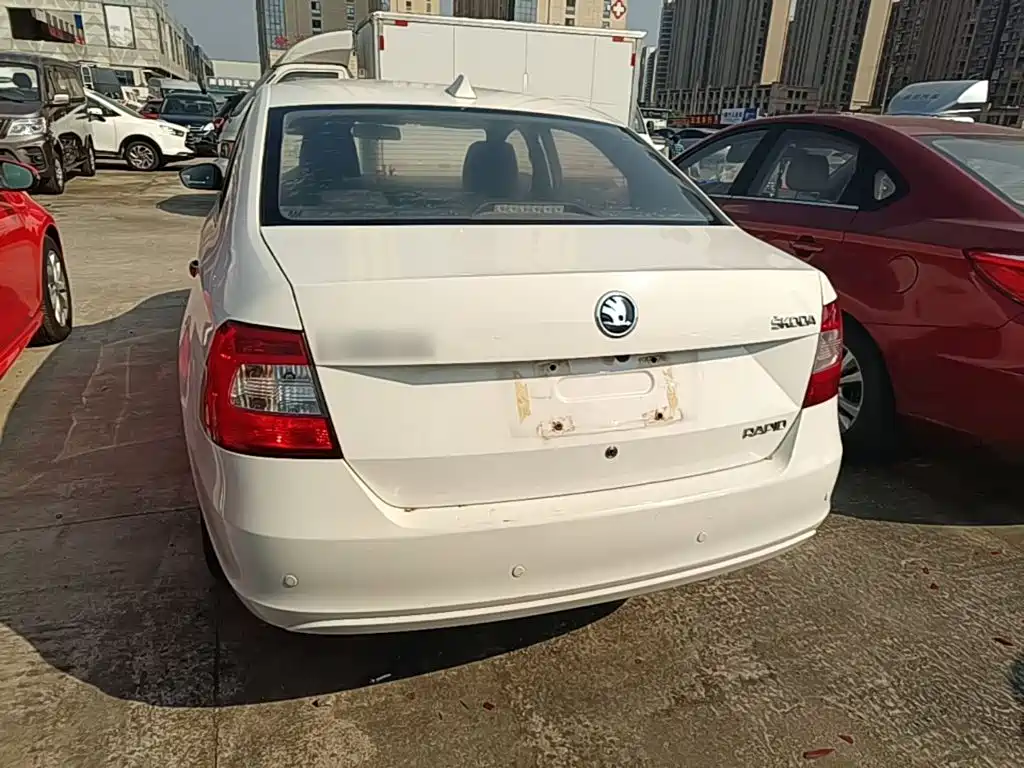 صورة 6 - Škoda Rapid