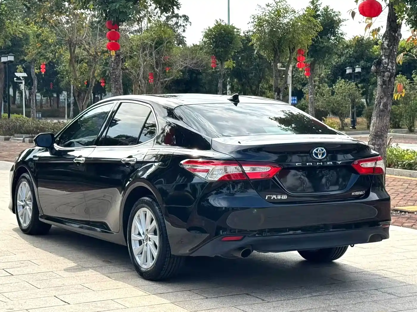 Toyota Camry 2021 Hybrid 2.5HS Fashion Edition фото 5