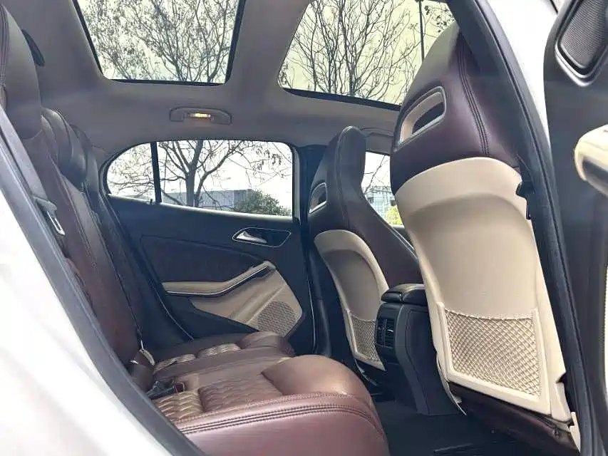 Mercedes-Benz GLA 2016 GLA 220 4MATIC Fashion фото 3