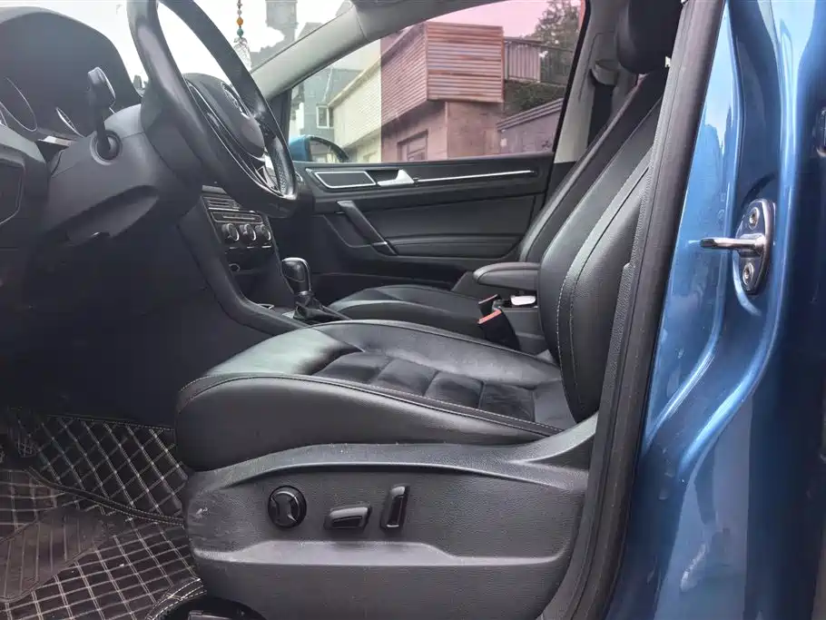Volkswagen Golf Sportsvan 2018 280TSI Automatic Luxury фото 9