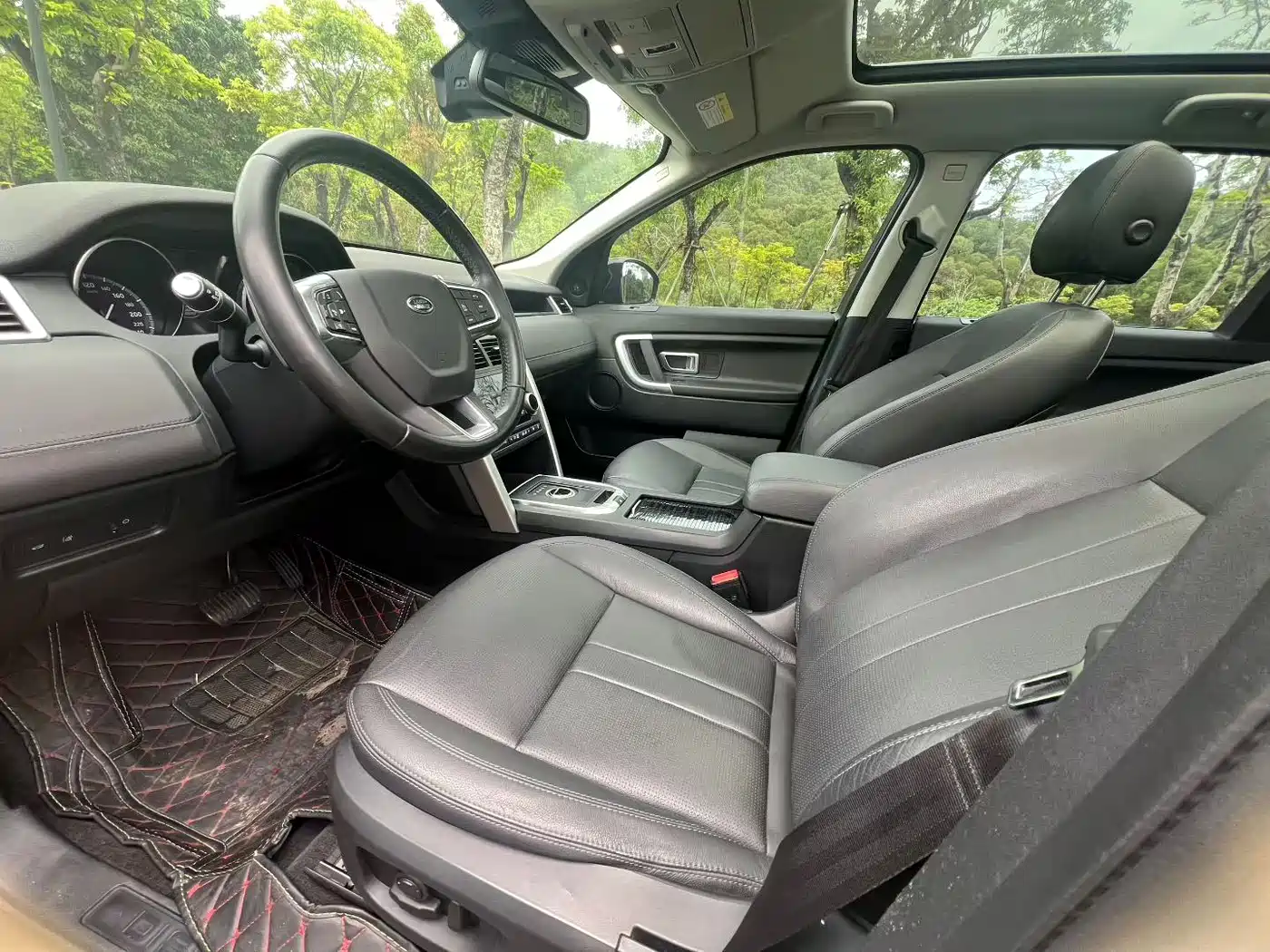 Land Rover Discovery Sport 2018 240PS SE Edition фото 3