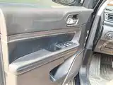 Photo 7 - Jeep Grand Commander