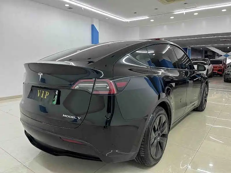 Фото 6 - Tesla Model Y